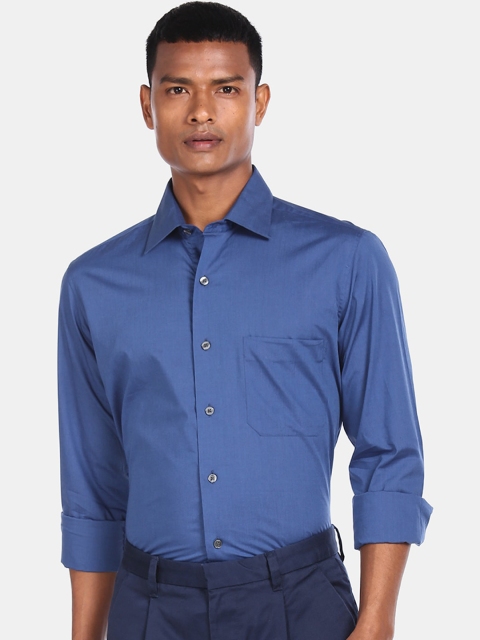 

Arrow Men Blue Regular Fit Solid Casual Shirt