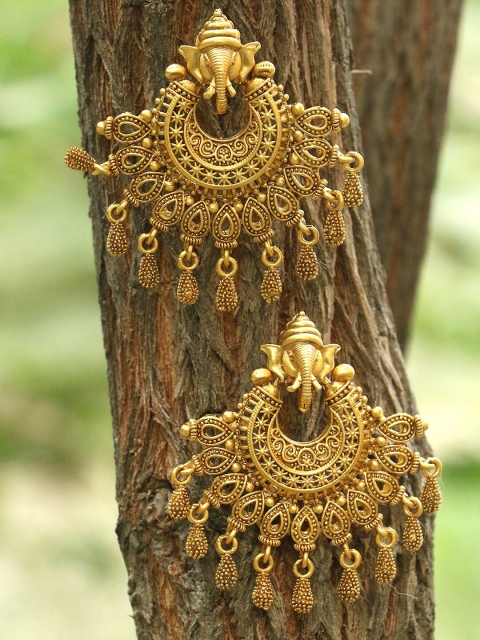 

Adwitiya Collection Gold-Toned Contemporary Chandbalis