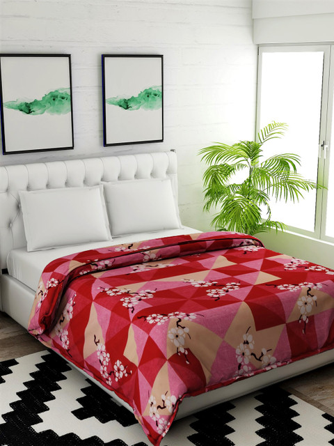 

Salona Bichona Red & Pink Floral Mild Winter 120 GSM Double Bed Comforter