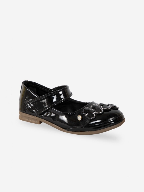 

YK Girls Black Textured Ballerinas