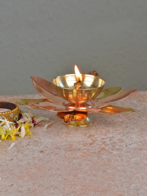 

StyleMyWay Gold-Plated Lotus-Shaped Pooja Diya Candle Holder