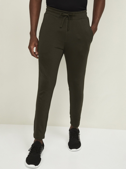 

Fame Forever by Lifestyle Men Olive Green Solid Cotton Track Pants