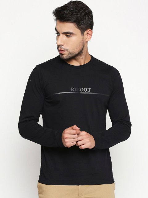 

Basics Men Black Solid Round Neck T-shirt