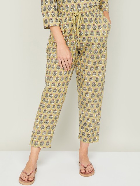 

Ginger by Lifestyle Women Green & Pink Printed Lounge Pants