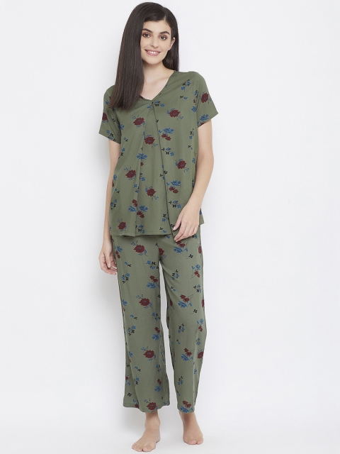 

Clovia Women Green Printed Night suit