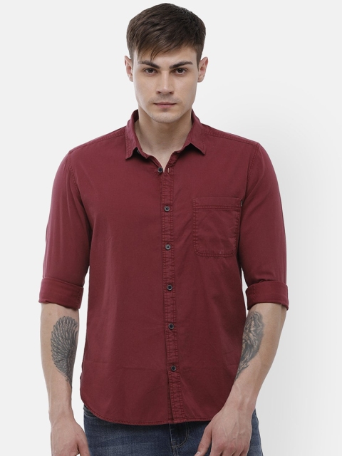 

Voi Jeans Men Maroon Slim Fit Solid Casual Shirt