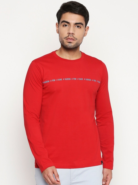 Basics Men Red Solid Muscle Fit Round Neck T-shirt