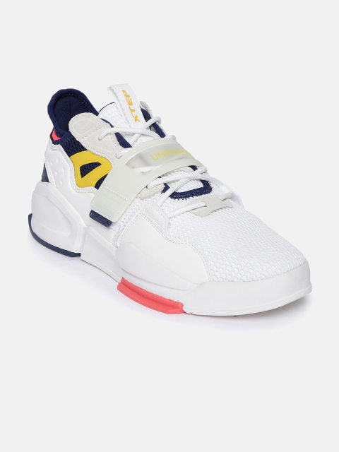 

Xtep Men White Skateboarding Shoes
