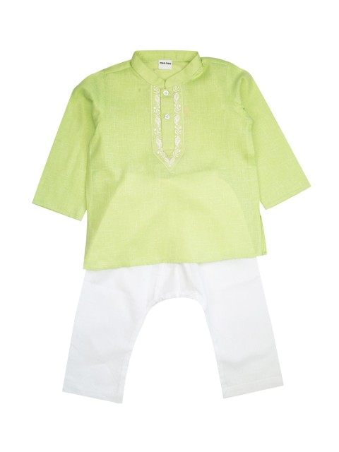 

MeeMee Boys Green & White Solid Kurta with Pyjamas