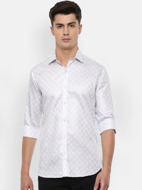 

V Dot Men White Printed Casual Shirt