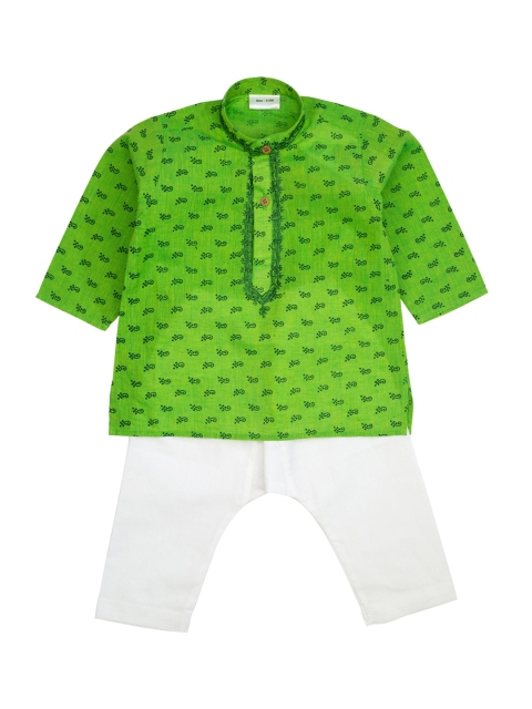 

MeeMee Boys Green & White Printed Kurta with Pyjamas