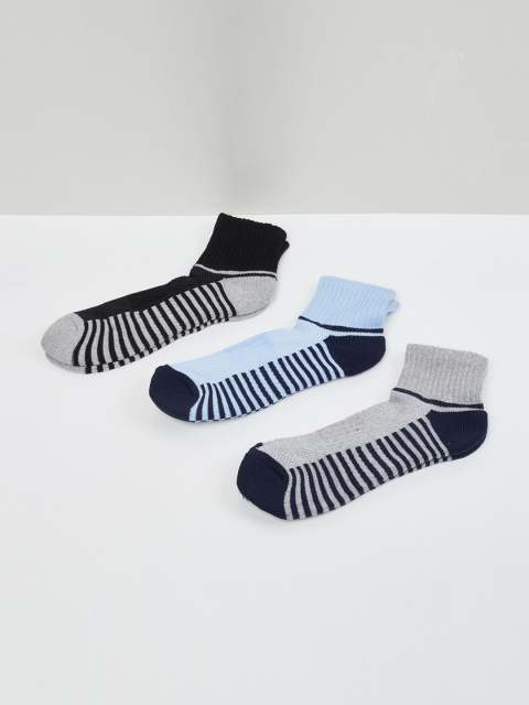 

max Men Pack Of 3 Assorted Ankle-Length Socks