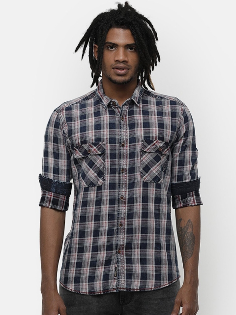 

Voi Jeans Men White & Blue Slim Fit Checked Casual Shirt