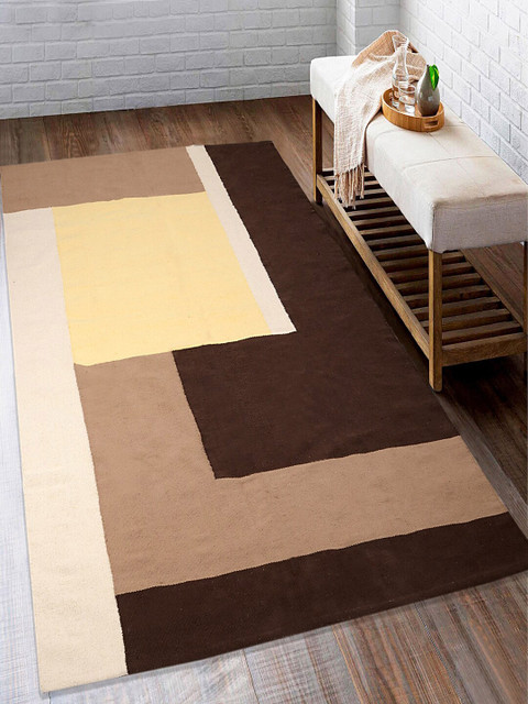 

Saral Home Brown & Beige Geometric Floor Mat