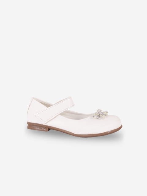YK Girls White Solid Ballerinas