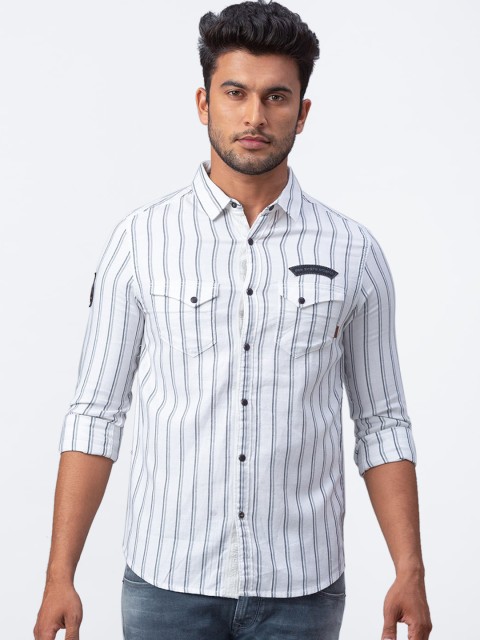 

SPYKAR Men White & Navy Blue Slim Fit Striped Casual Shirt