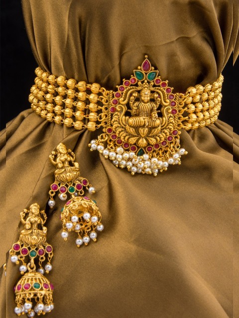 

Alankruthi Gold-Plated White & Pink Stone-Studded & Beaded Temple Jewellery Set