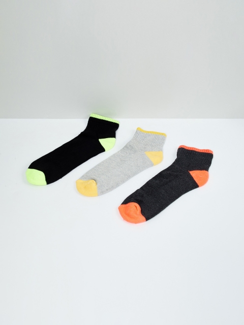 max Men Pack of 3 Assorted Ankle-Length Socks