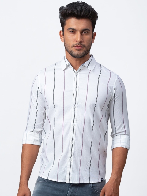 

SPYKAR Men White Slim Fit Striped Casual Shirt
