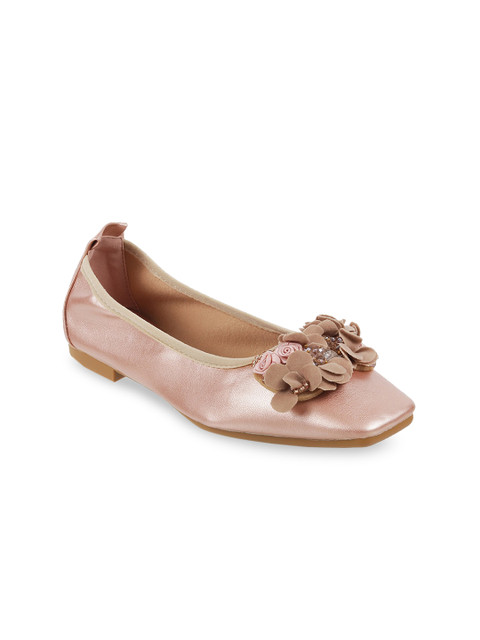 

Mochi Women Pink Embellished Ballerinas