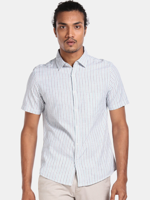 

Ruggers Men White Regular Fit Striped Casual Shirt