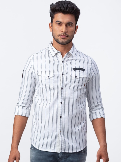 

SPYKAR Men White Slim Fit Striped Casual Shirt