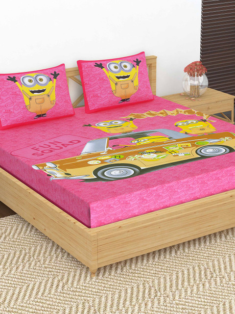 

METRO LIVING Pink Minions Printed 104 TC Cotton 1 Queen Bedsheet with 2 Pillow Covers