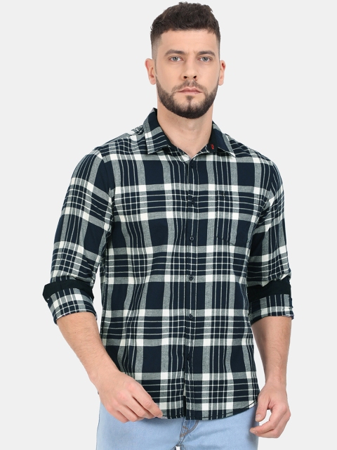 

VUDU Men Navy Blue & White Regular Fit Checked Cotton Casual Shirt