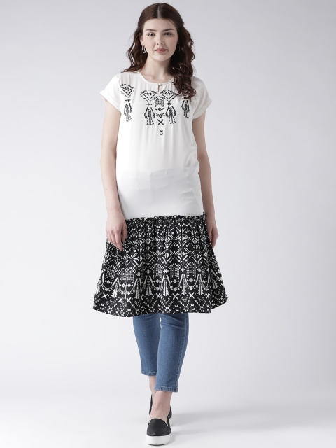 

DODO & MOA Women White & Black Embroidered Tunic