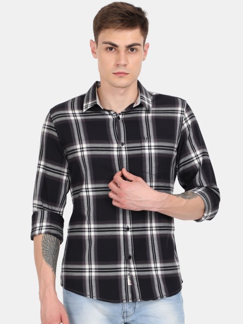 

VUDU Men Black & White Regular Fit Checked Casual Shirt