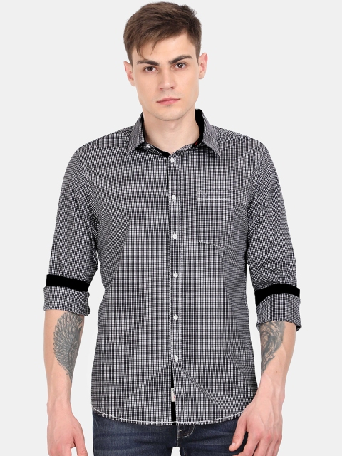 

VUDU Men Grey Regular Fit Checked Casual Shirt