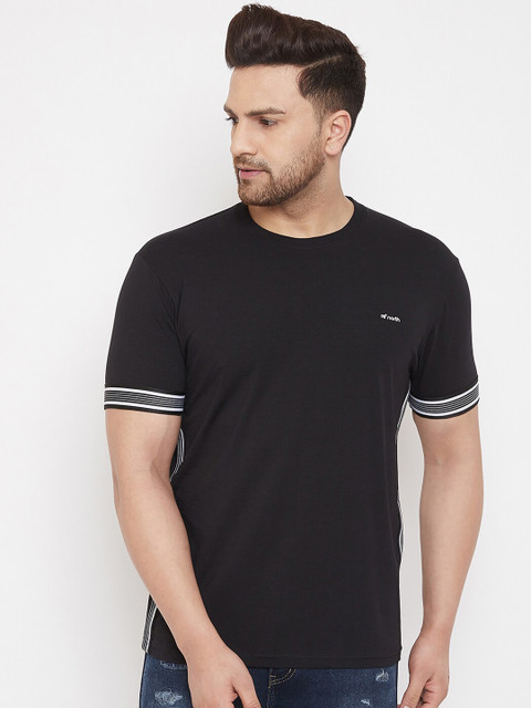

98 Degree North Men Black Solid Round Neck T-shirt