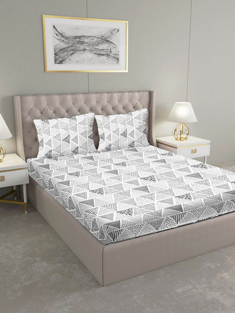 

BELLA CASA Grey Geometric 124 TC Cotton 1 Extra Large Bedsheet with 2 Pillow Covers