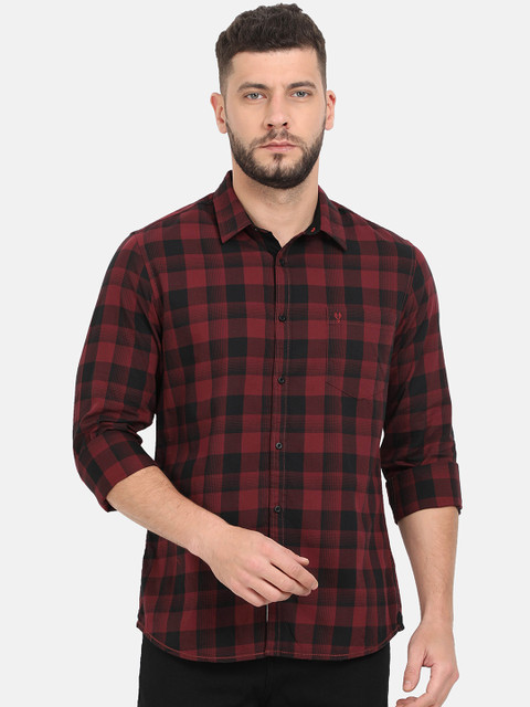 

VUDU Men Red & Black Regular Fit Cotton Checked Casual Shirt