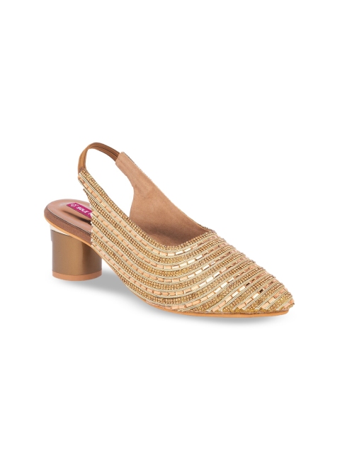 

Sole To Soul Women Gold-Toned Solid Pumps