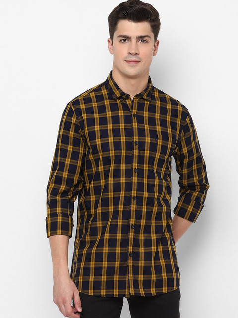 

Solly Jeans Co. Men Navy Blue Regular Fit Checked Casual Shirt