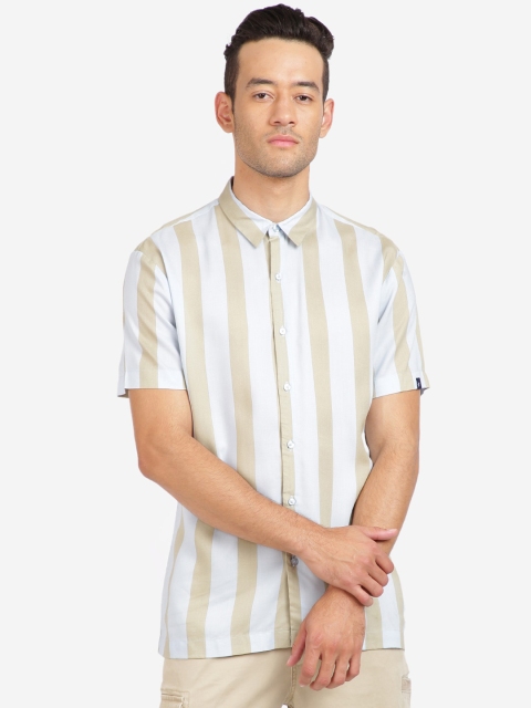 

Breakbounce Men White & Beige Slim Fit Striped Casual Shirt