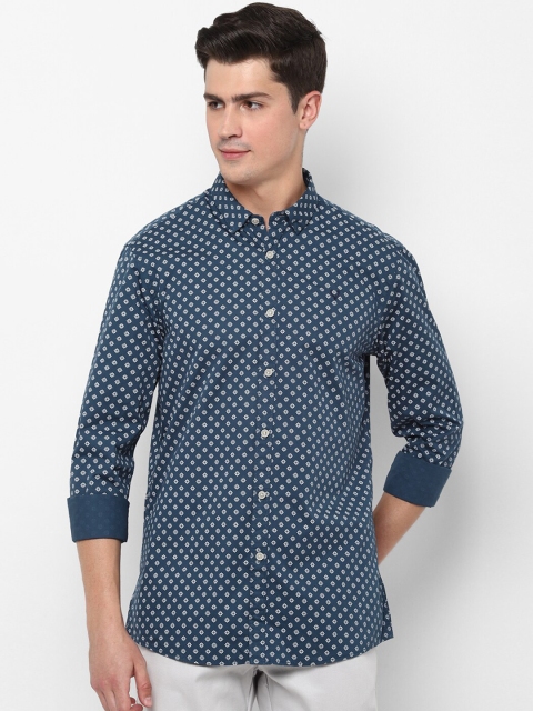 

Solly Jeans Co. Men Navy Blue & White Regular Fit Printed Casual Cotton Shirt