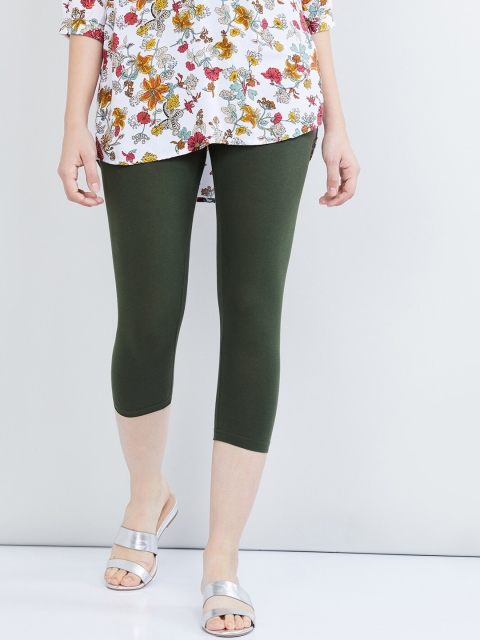 

max Women Green Solid Three Fourth-Length Leggings