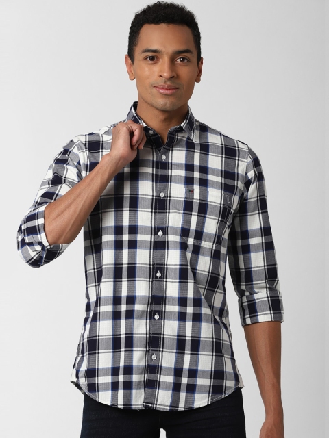 

Peter England Casuals Men White & Black Slim Fit Checked Casual Shirt