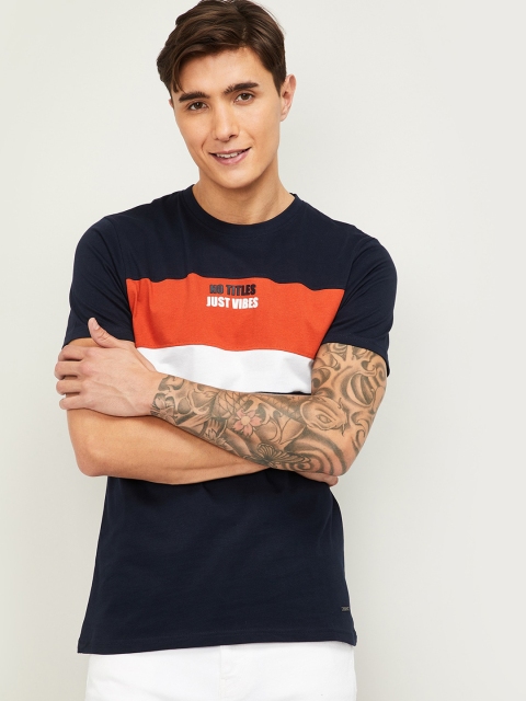 

Bossini Men Navy Blue Colourblocked Round Neck T-shirt