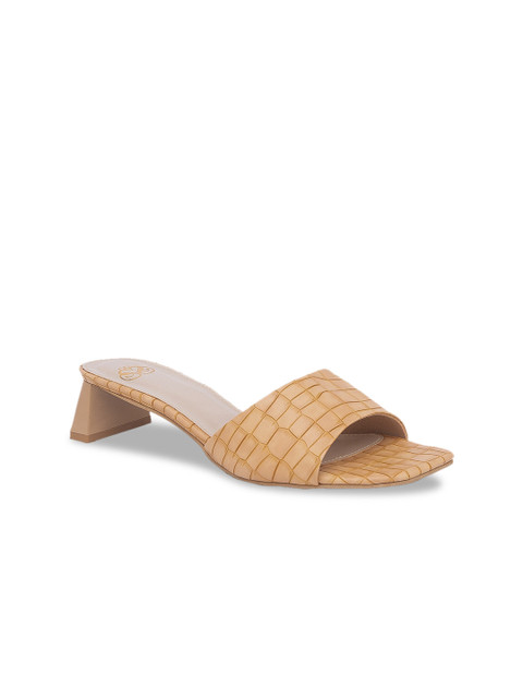 

Sole To Soul Women Beige Textured Sandals