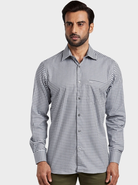 

ColorPlus Men Black & White Tailored Fit Printed Casual Shirt