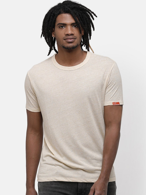 

Voi Jeans Men Beige Solid Round Neck T-shirt