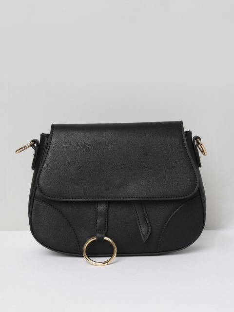 

max Black Solid Sling Bag