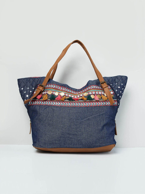 

max Blue Textured Handheld Bag