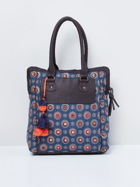 

max Blue Textured Handheld Bag