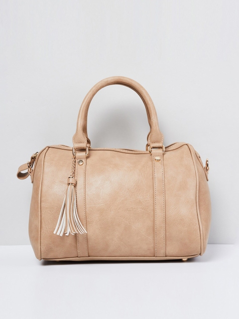 

max Beige Solid Handheld Bag