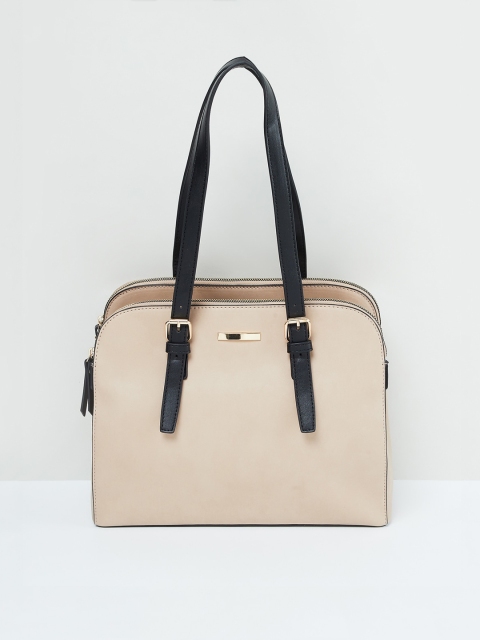 

max Pink Solid Shoulder Bag