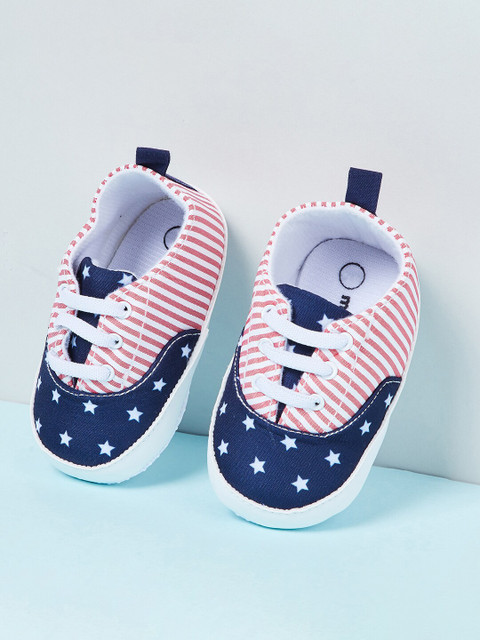 

Max Girls Blue & Red Printed Slip-On Sneakers